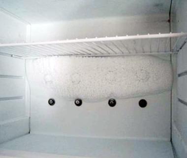 Намерзает задняя стенка холодильника Атлант